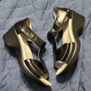 Alegria Women's Black Sandals, Like New Without Tags